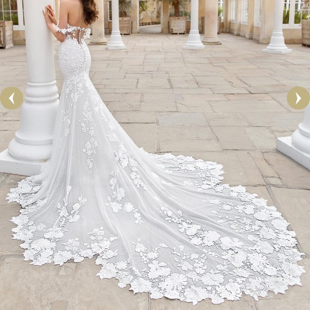 ENZOANI Summer 2023 Bridal Gown size 2